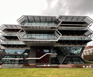 monash university 排名